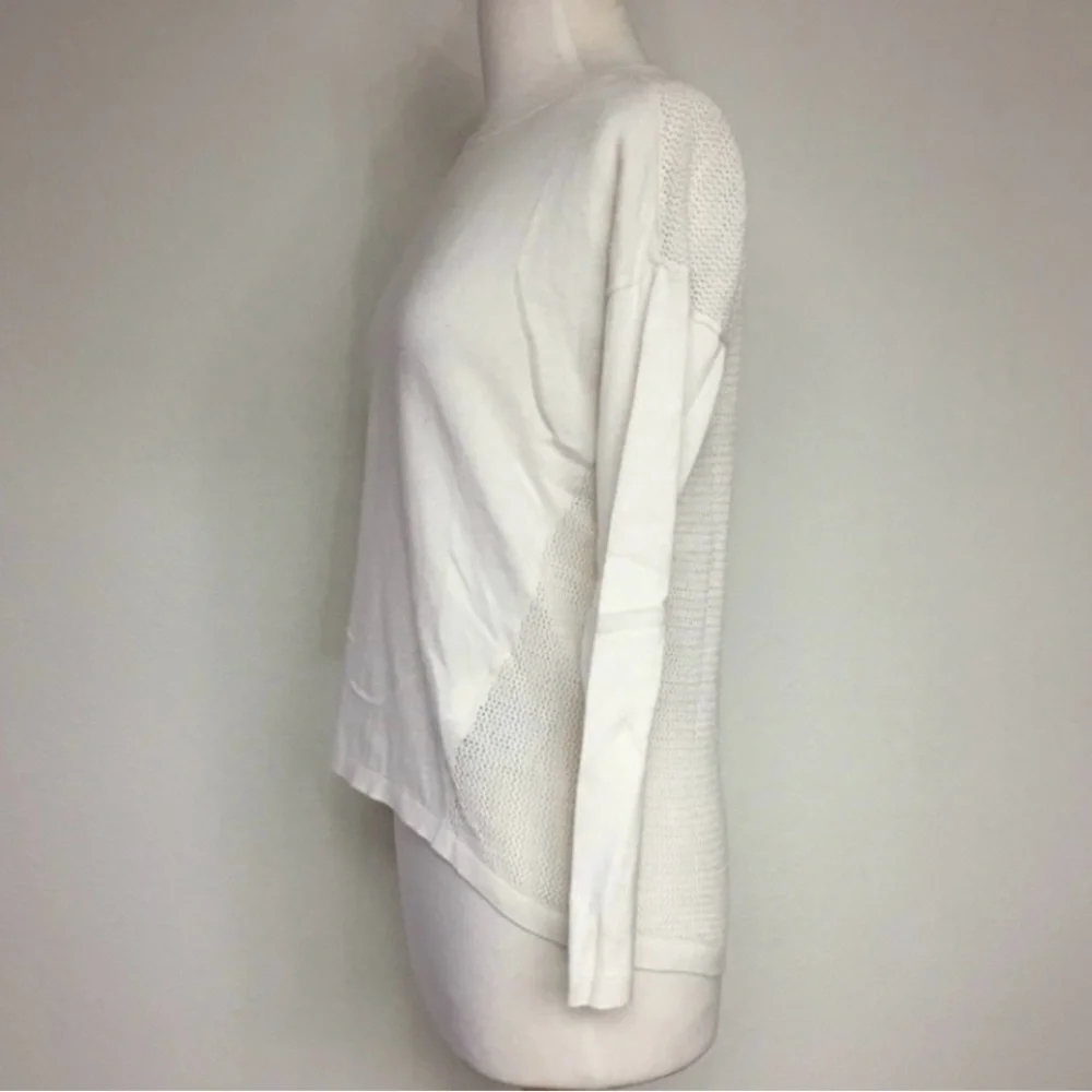 3/$25 Banana Republic Women Cream Perforated Back Knit Sweater Size Small Preppy